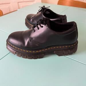 Dr. Martens Rikard smooth leather platform oxford shoes Size M 9 W 10